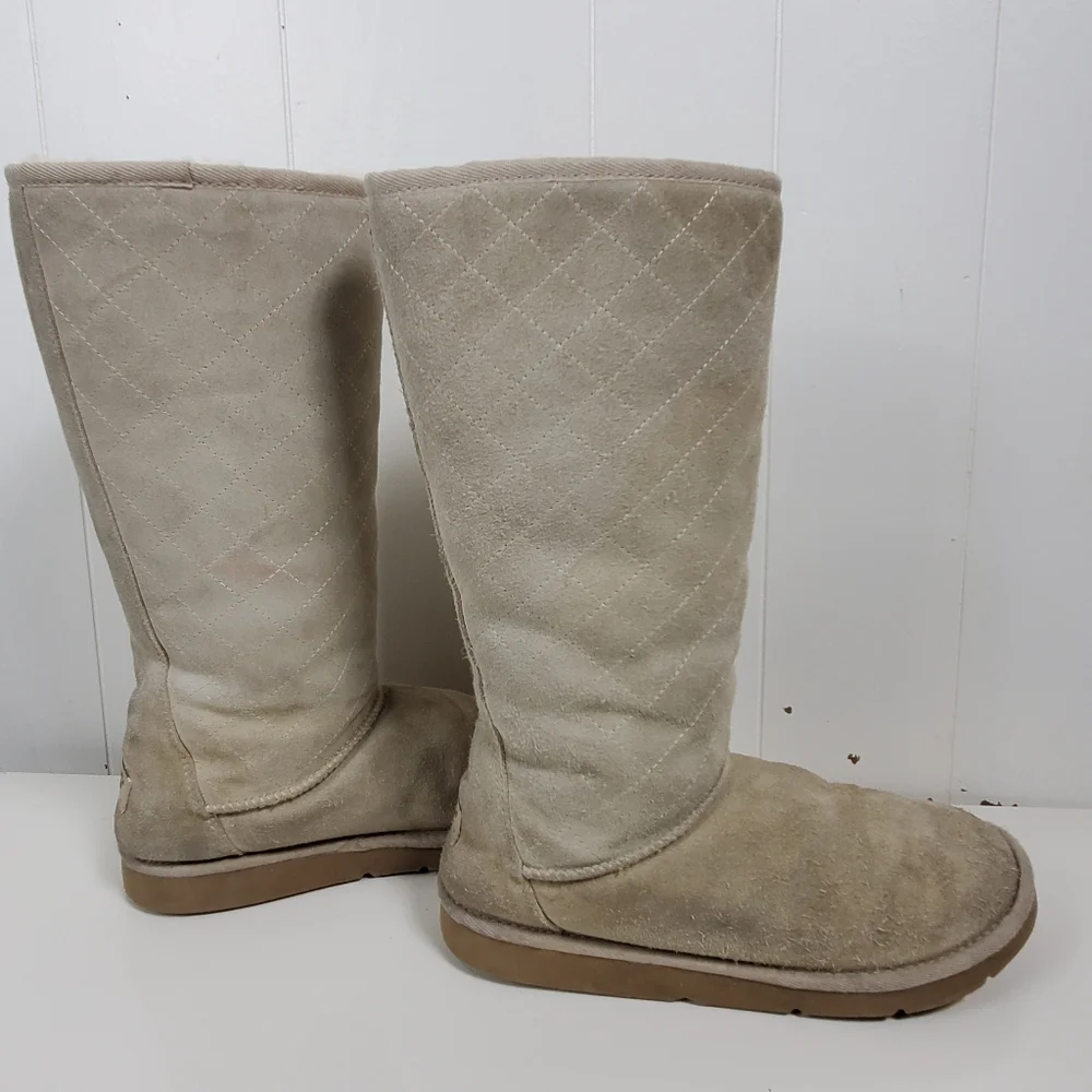 Ugg Classic tall boot 2 - Picture 9 of 12